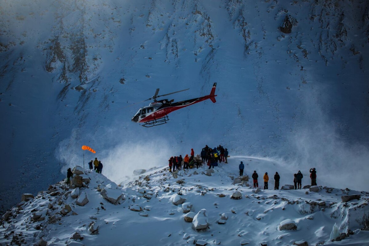 Ciemna strona Mount Everest – recenzja filmu. Inne spojrzenie