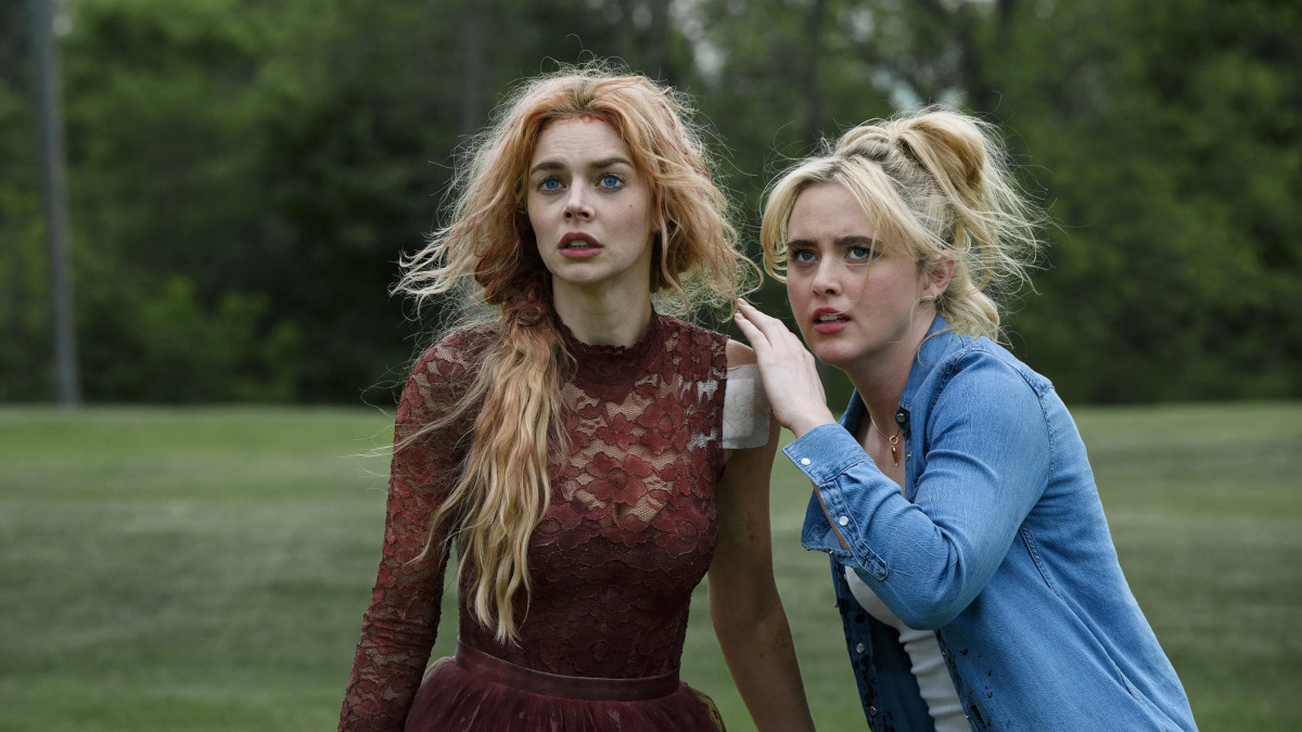 Zabawa w pochowanego 2 – recenzja filmu. Powtórka z rozrywki