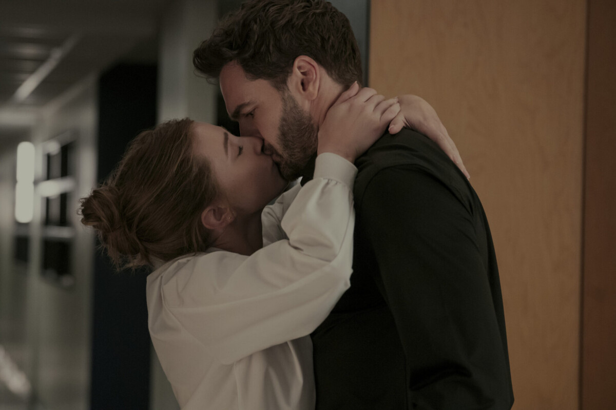 The Love Hypothesis – recenzja. Czy miłość można potraktować jak eksperyment?