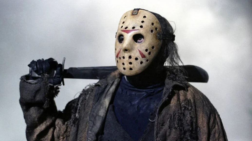 Linda Cardellini reklamuje serial Crystal Lake ze świata Piątek Trzynastego