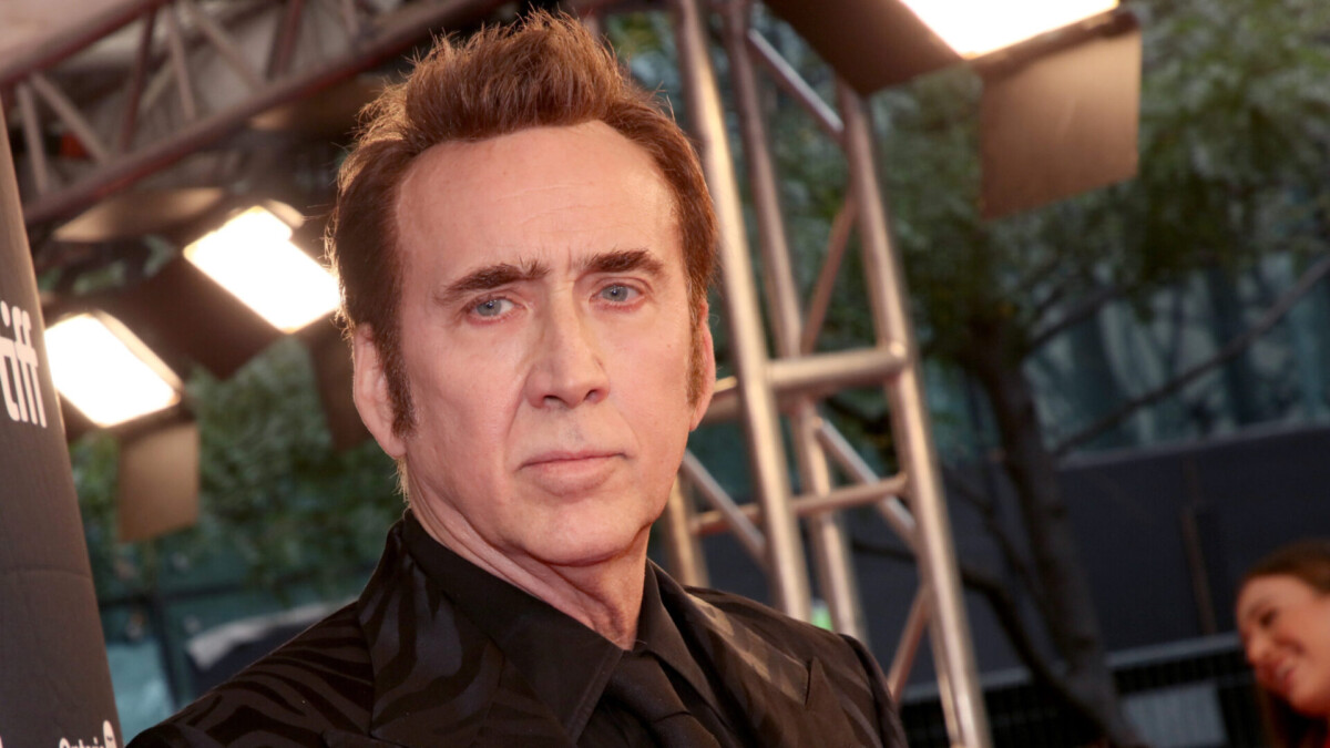 Nicolas Cage zachwyca się Backrooms. Porównał film do dzieł de Chirico i Eschera